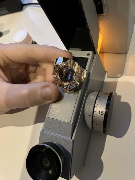 Ring positioned under the microscope