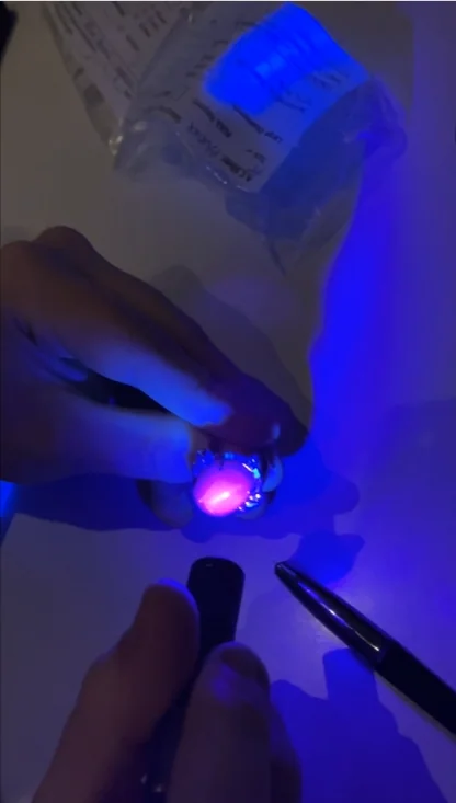 Stone fluorescence under UV light
